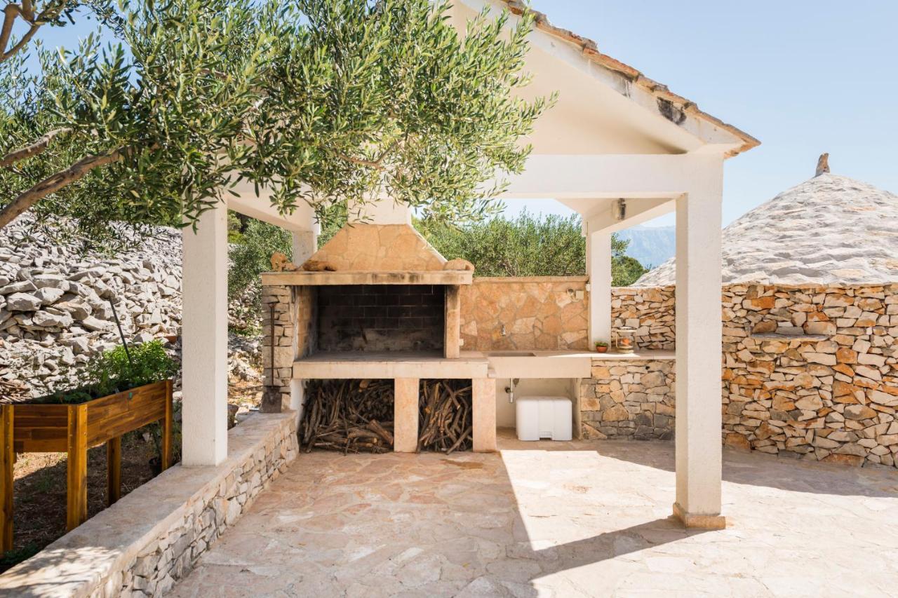 House With A Swimming Pool - Olive Grove *